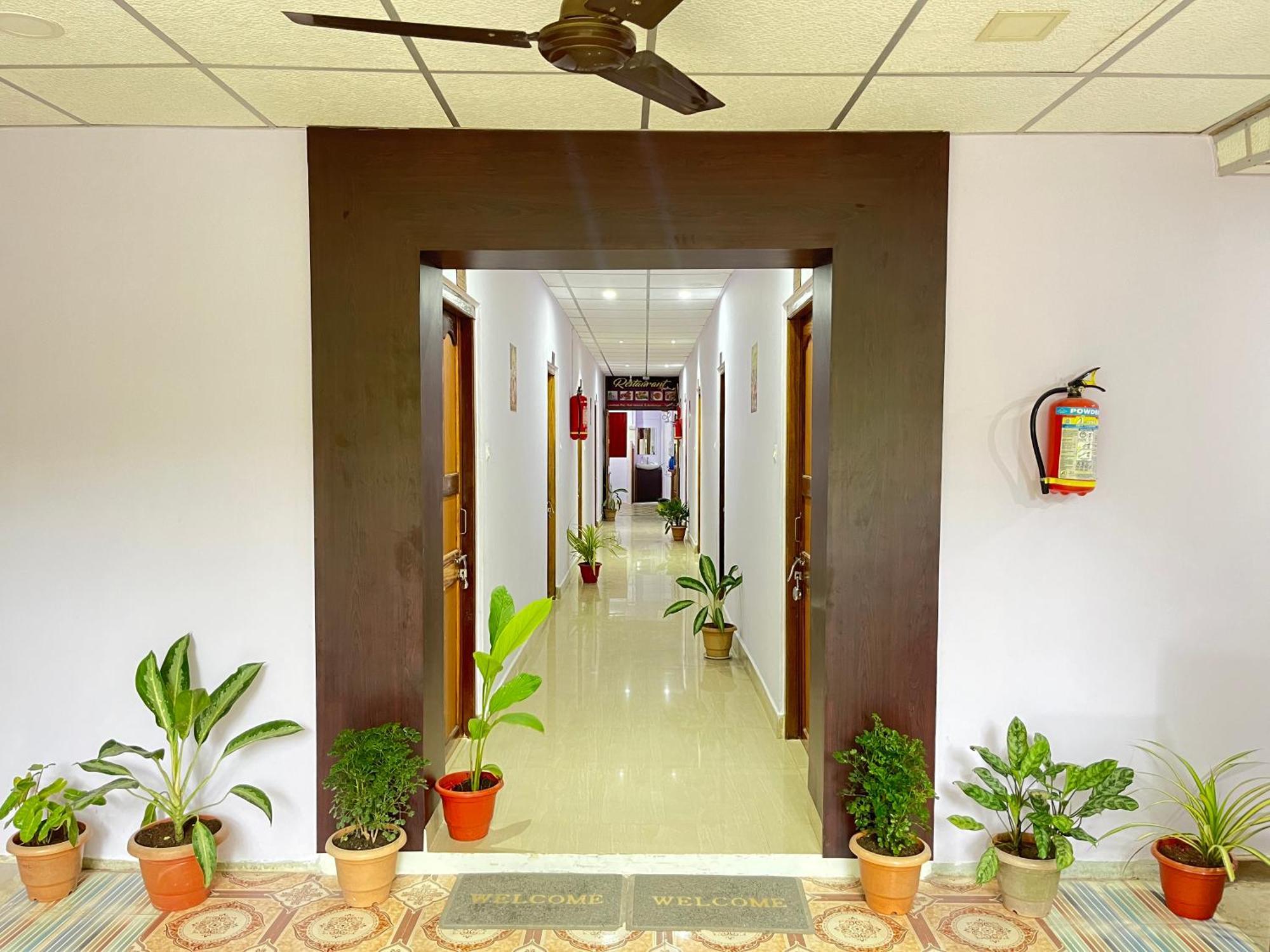 Purnima Residency Hotel Lakshmanpur Eksteriør billede